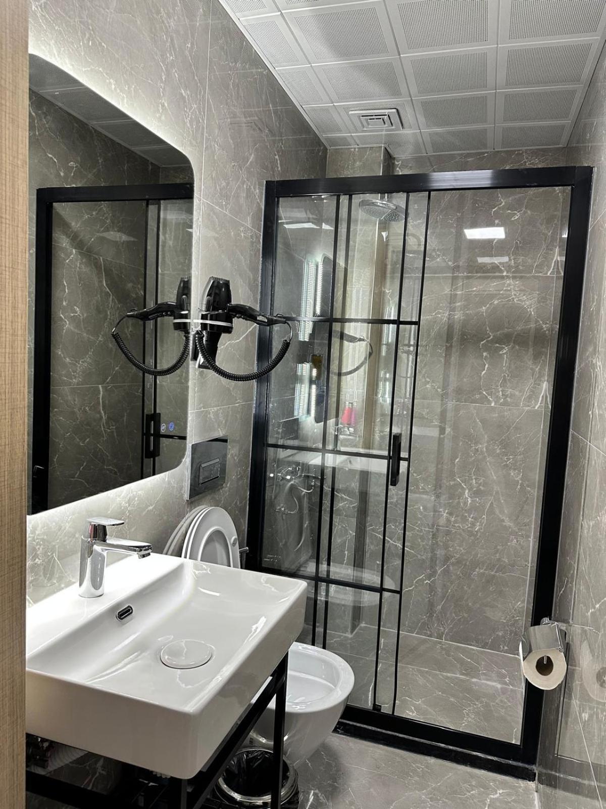 Grand Fm Hotel Стамбул Экстерьер фото